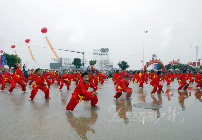 壮乡武鸣"三月三"广场千人舞